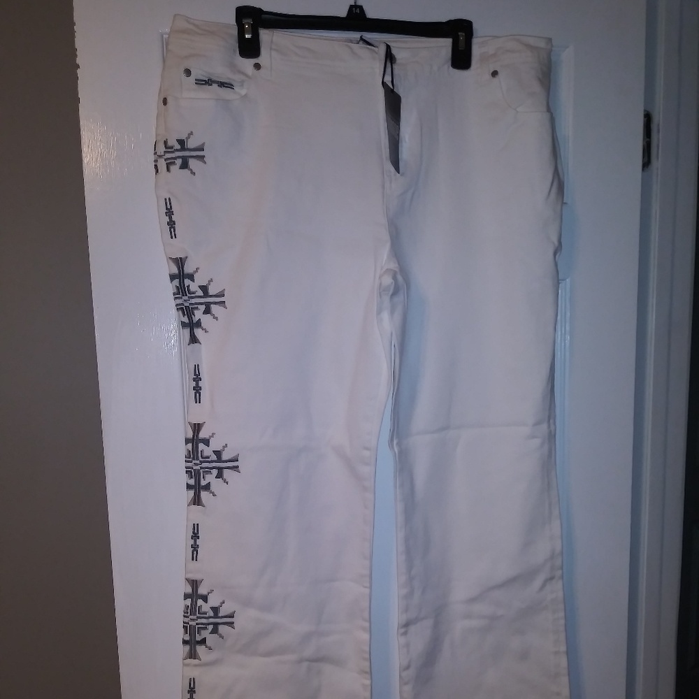Monroe and Main White tribal jeans